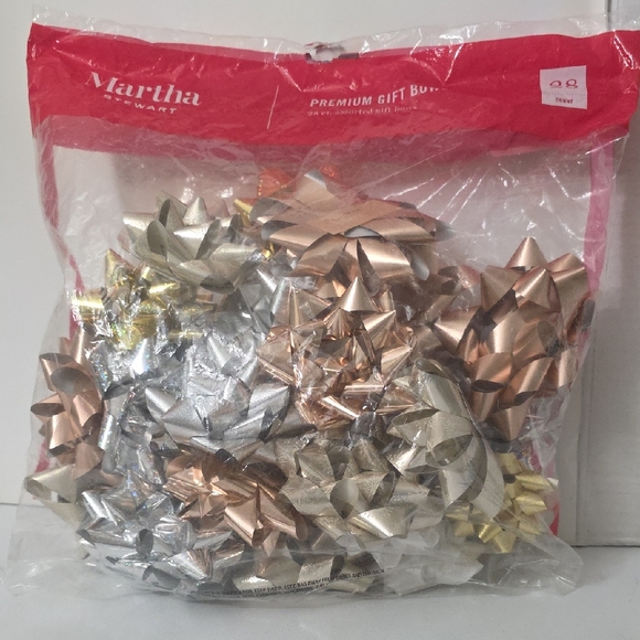 Martha Stewart Other - Martha Stewart Metallic Gift Bows Set, New-in-Pack